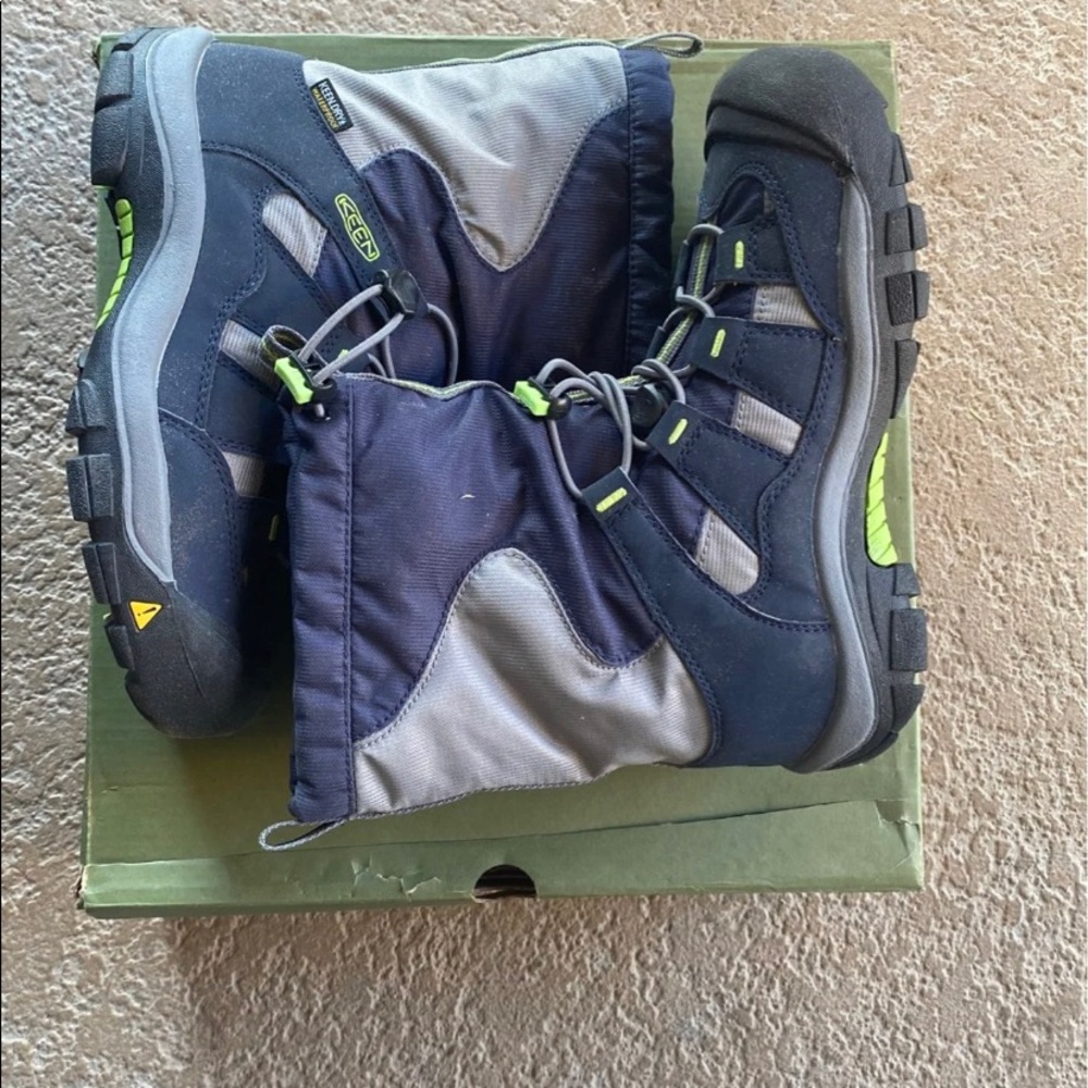 KEEN boots